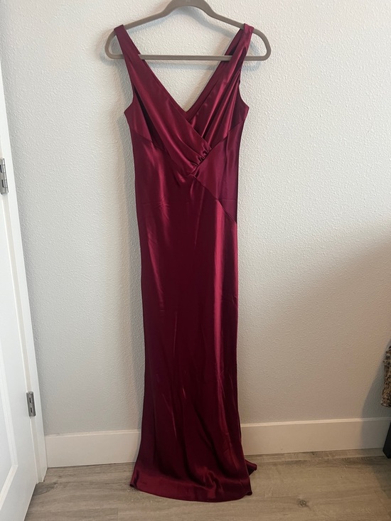 Jones New York Dresses & Skirts - Elegant Burgundy V-Neck Satin Evening Dress